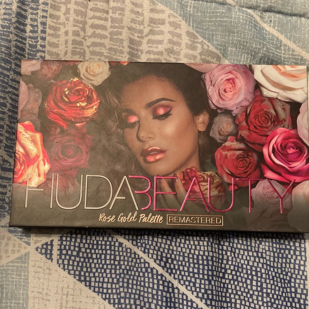 Huda Beauty Rose Gold Palette Remastered